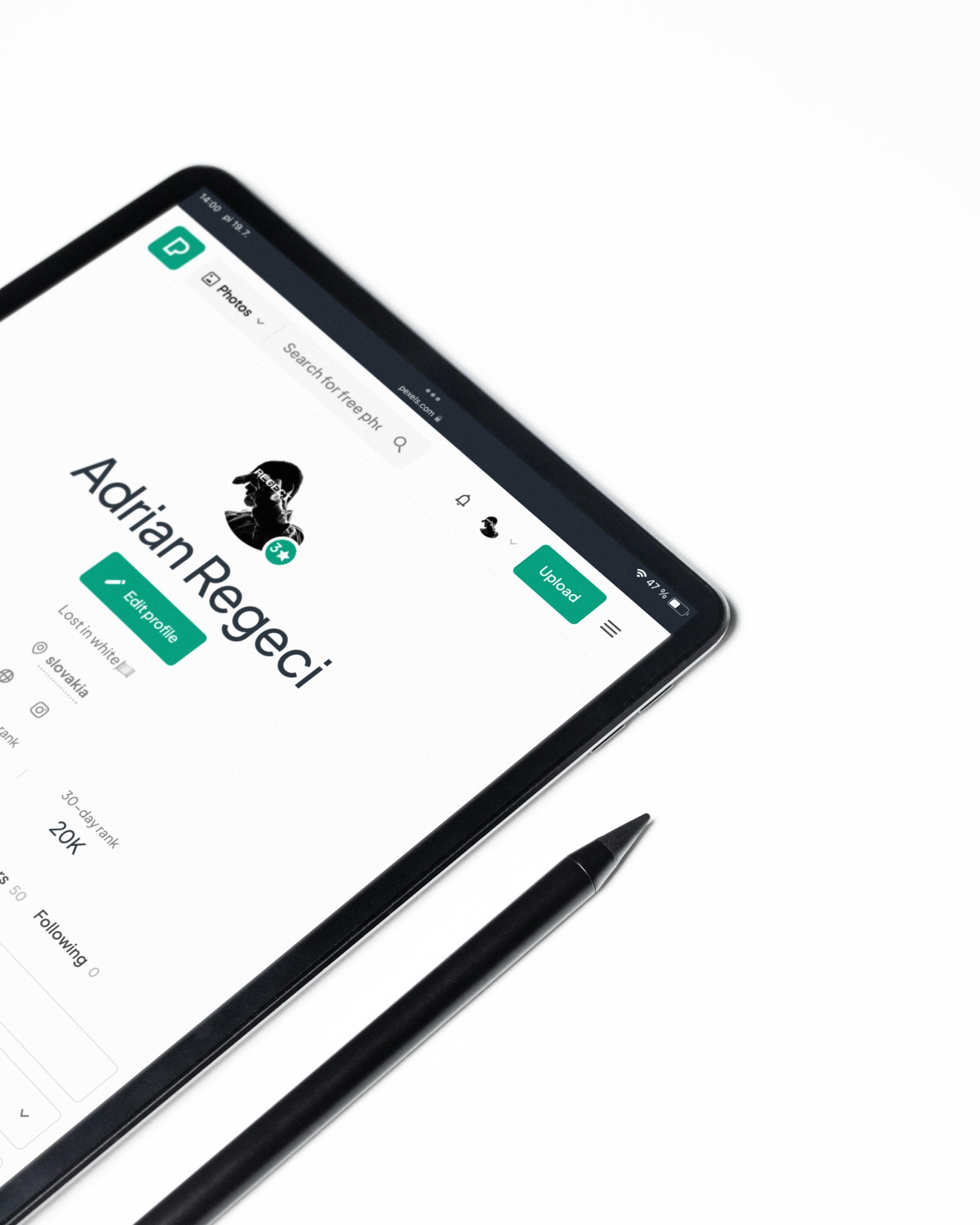 A minimal free digital planner setup on iPad with a stylus ready for beginner testing in Goodnotes.